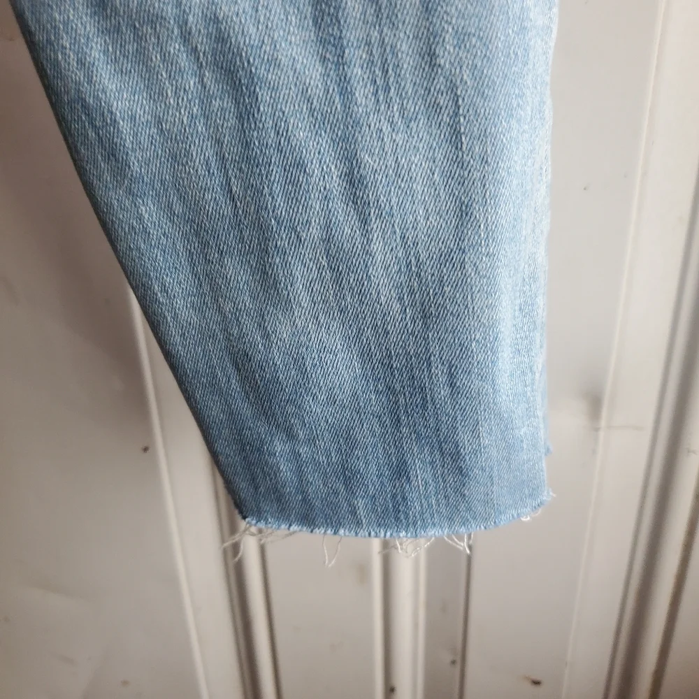 Universal Thread distressed skinny jeans Size 2 NWT - Picture 2 of 6